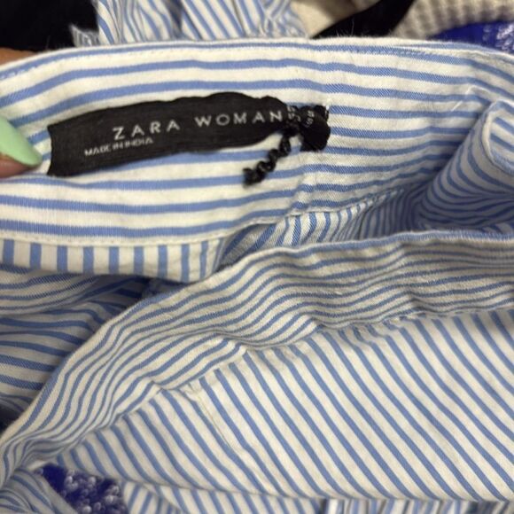 Zara Blue & White Ruffle Wrap Mini Skirt Floral Embroidery Size Small - Like NEW - Picture 3 of 3